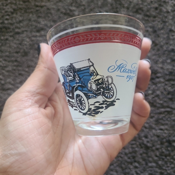 Drinkware-Vintage Car Design - Picture 4 of 12